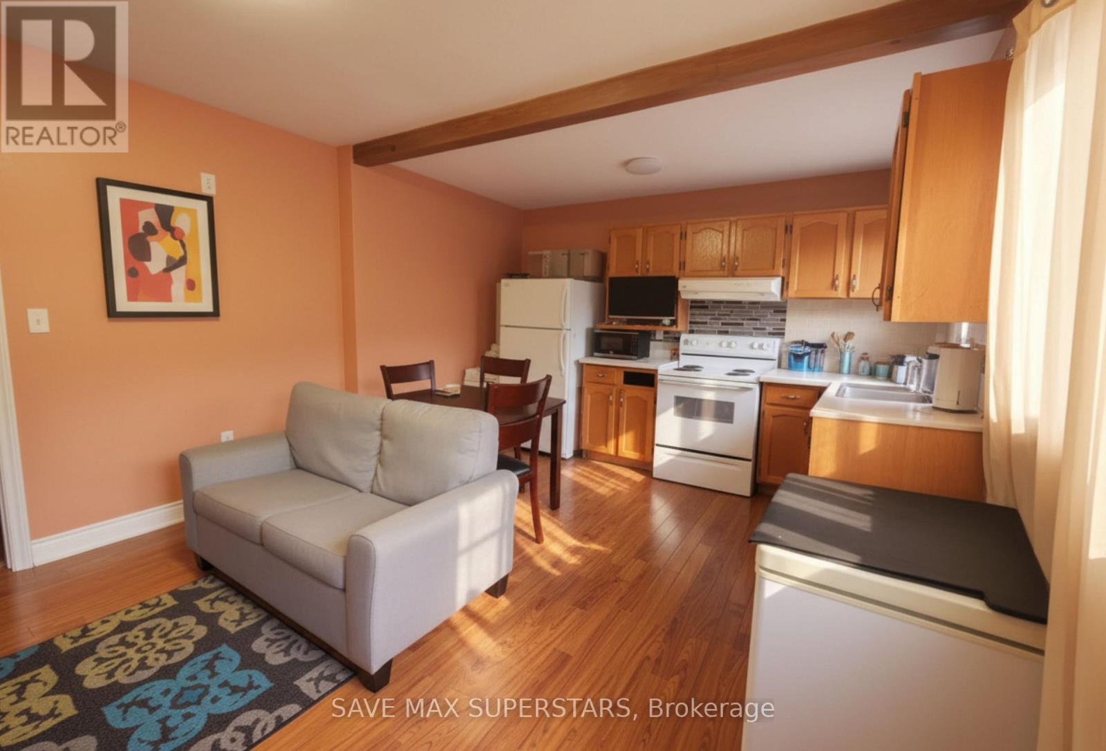 93 JOHN STREET E - 7