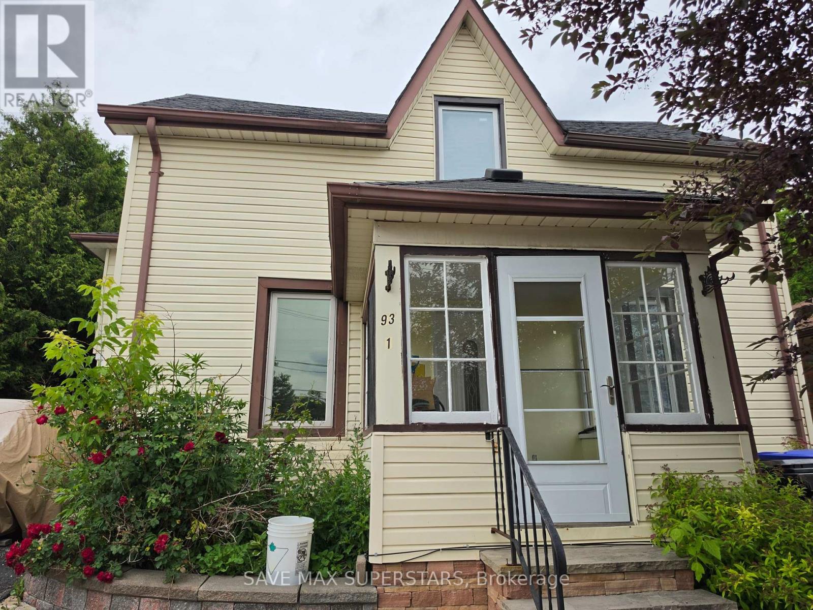 93 JOHN STREET E - 3