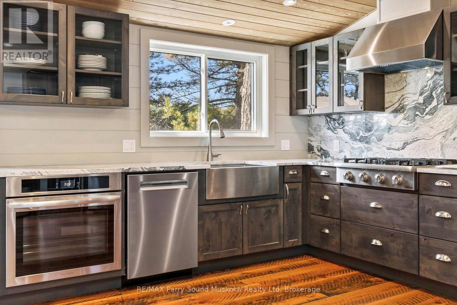 2 A258 (BLUEBERRY POINT) ISLAND - 17
