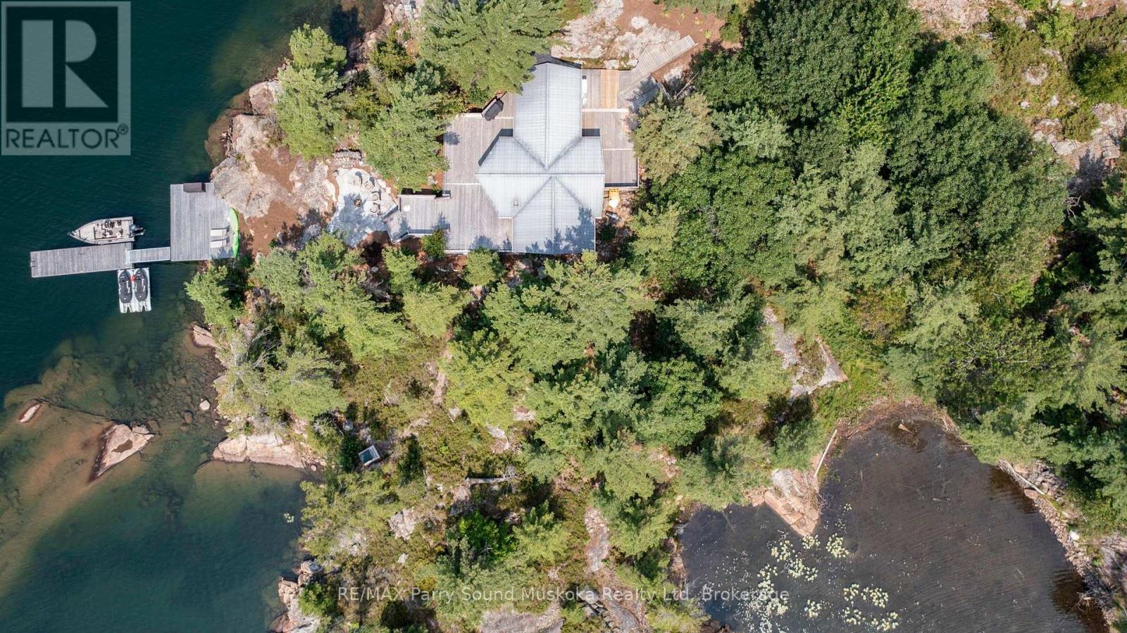 2 A258 (BLUEBERRY POINT) ISLAND - 43