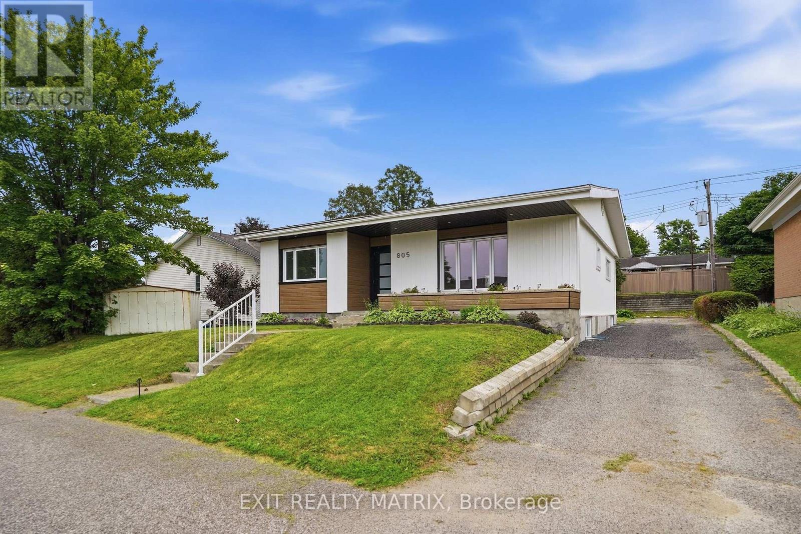 805 CARTIER BOULEVARD - 1