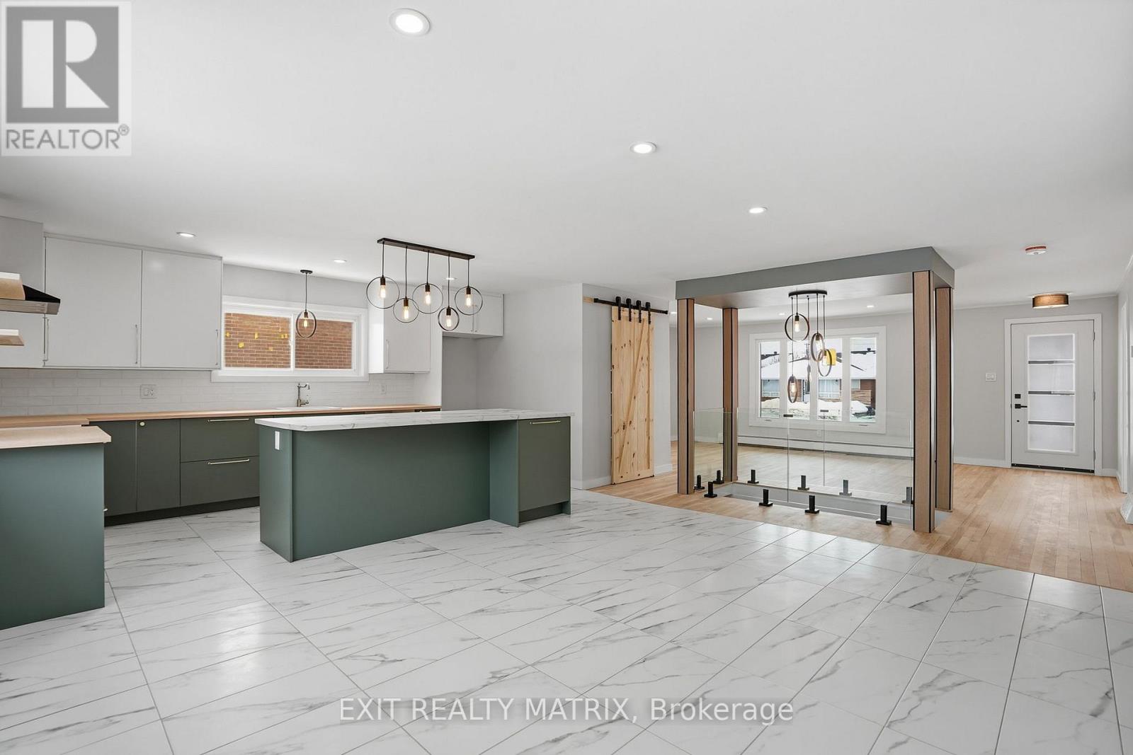 805 CARTIER BOULEVARD - 11