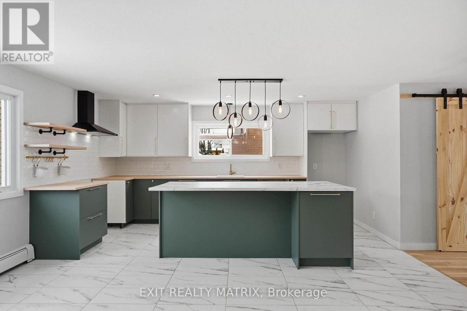 805 CARTIER BOULEVARD - 20