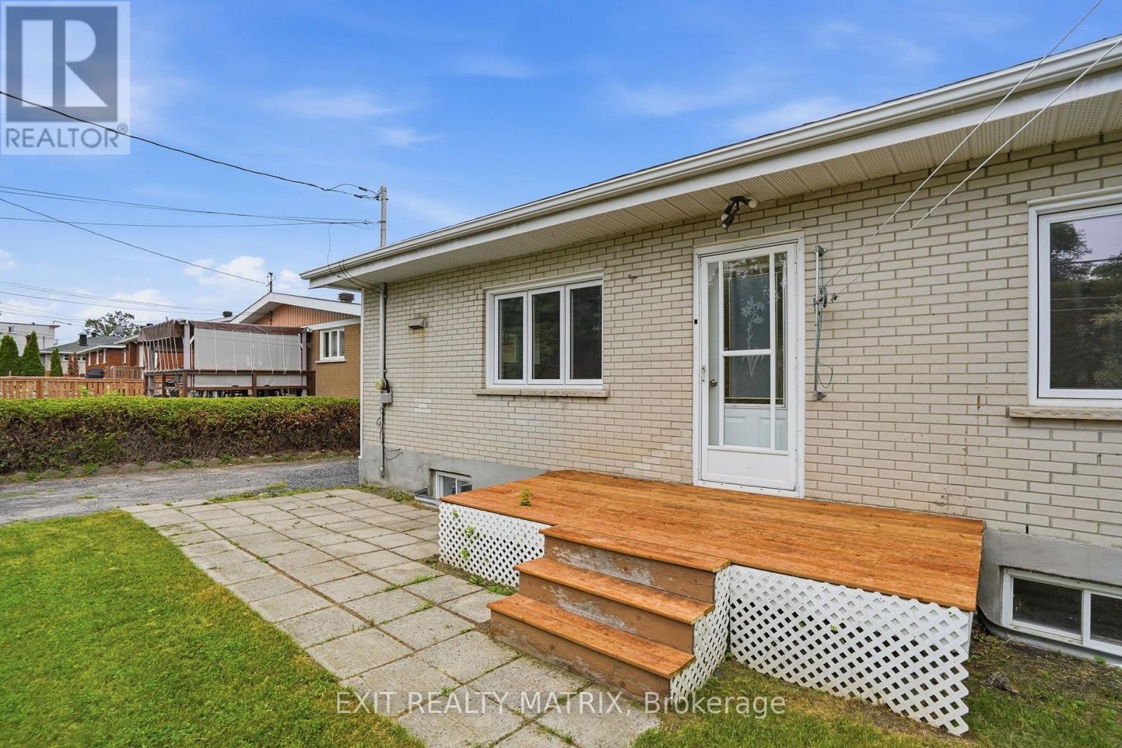 805 CARTIER BOULEVARD - 38