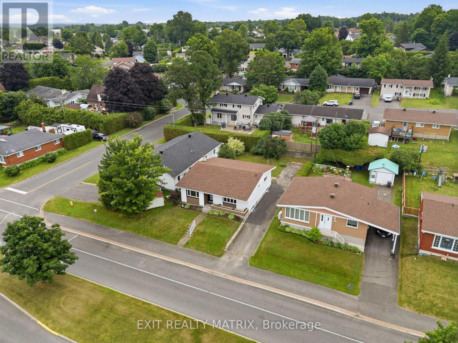805 CARTIER BOULEVARD - 41