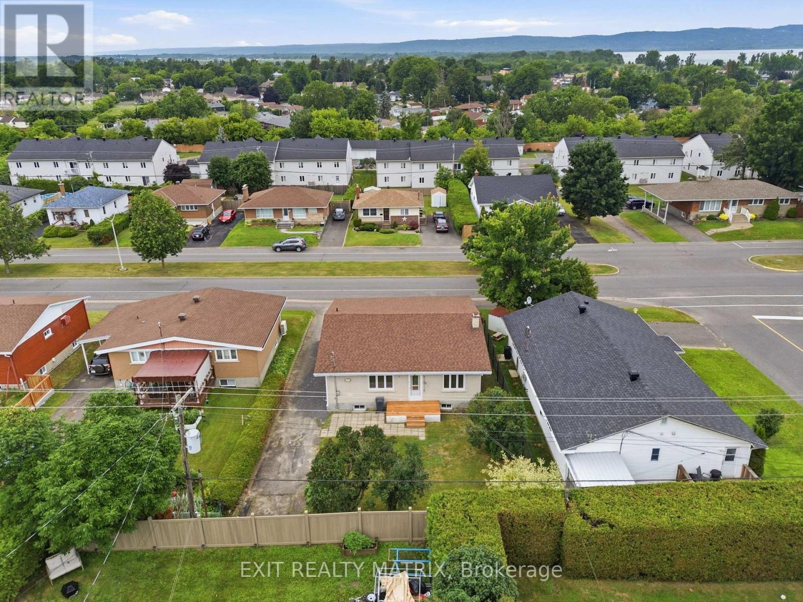 805 CARTIER BOULEVARD - 45