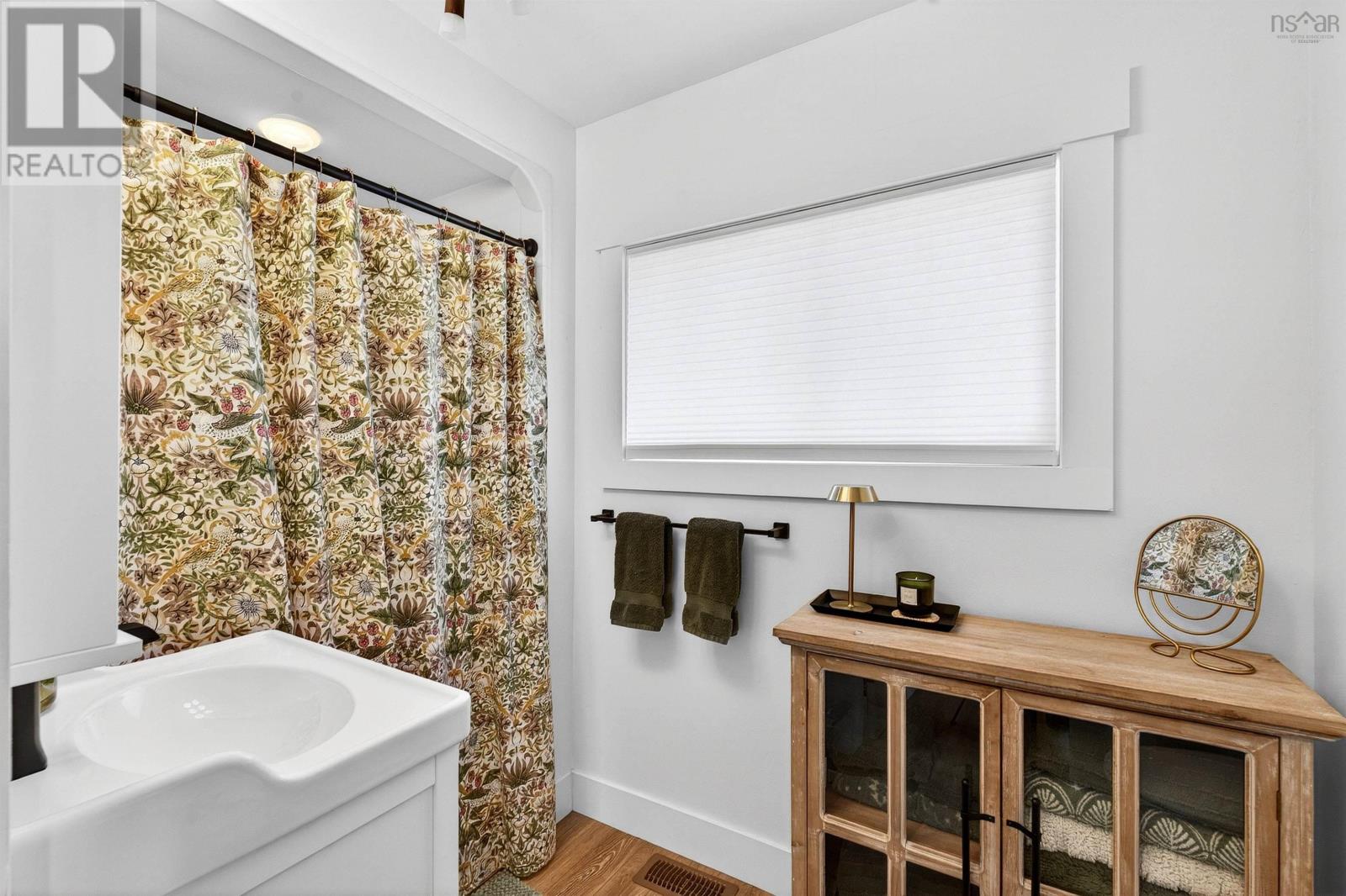 1744 Crowell Road - 20