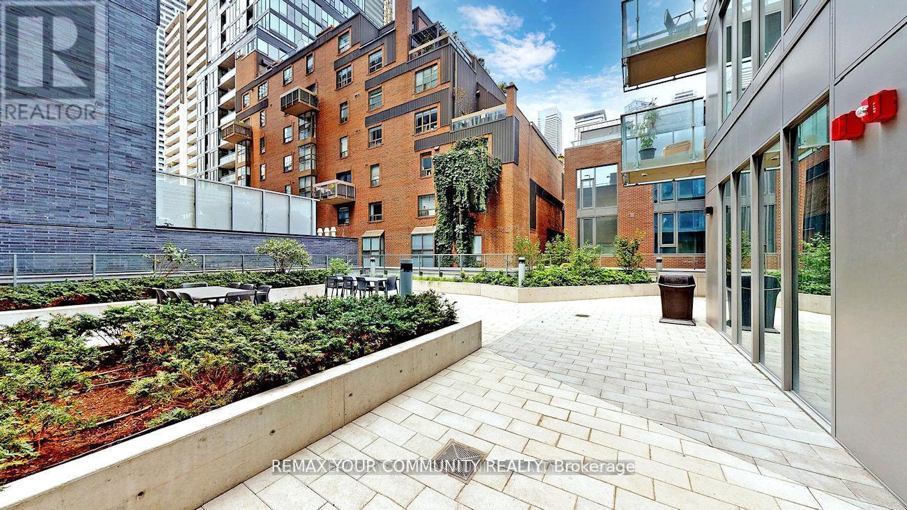#302 50 WELLESLEY STREET E - 13