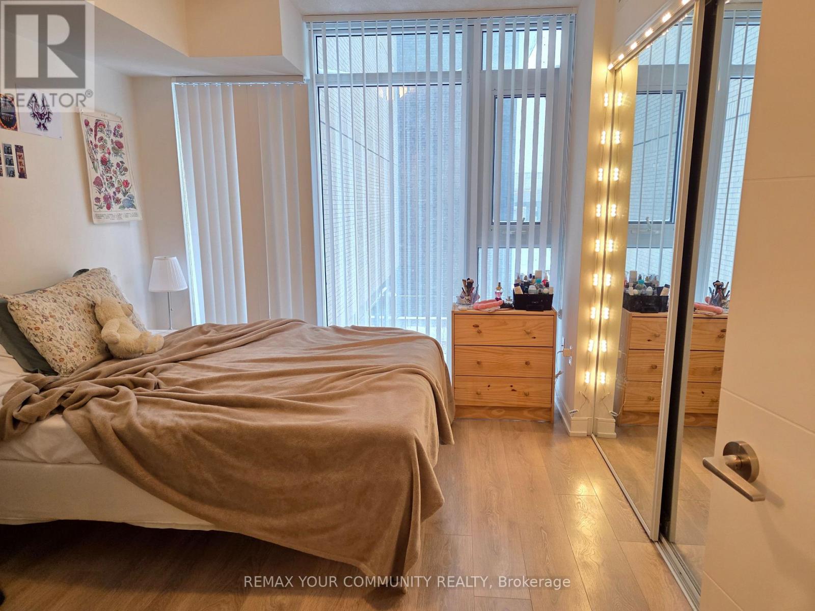#302 50 WELLESLEY STREET E - 8