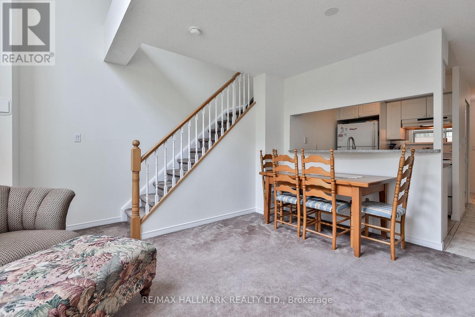 #528 109 FRONT STREET E - 12