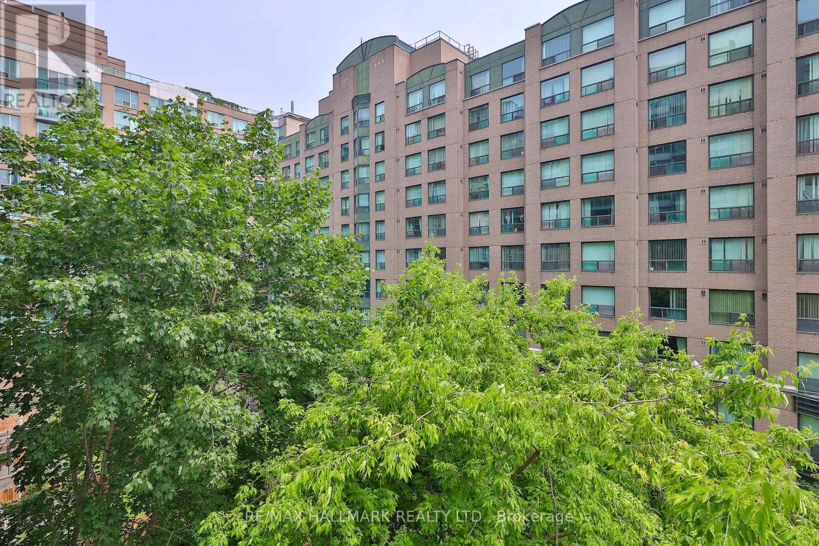 #528 109 FRONT STREET E - 15