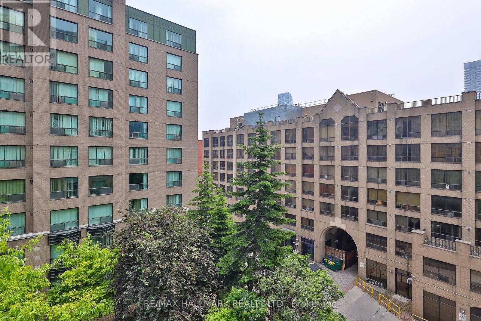 #528 109 FRONT STREET E - 16