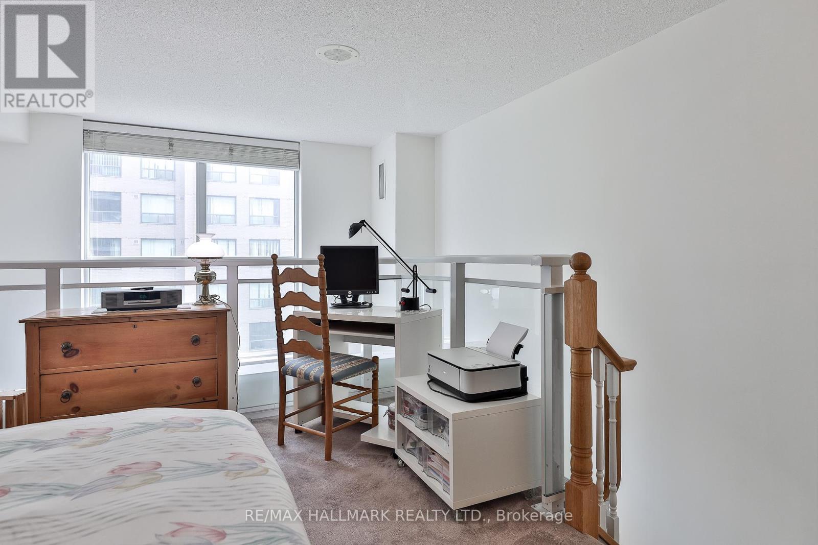 #528 109 FRONT STREET E - 18