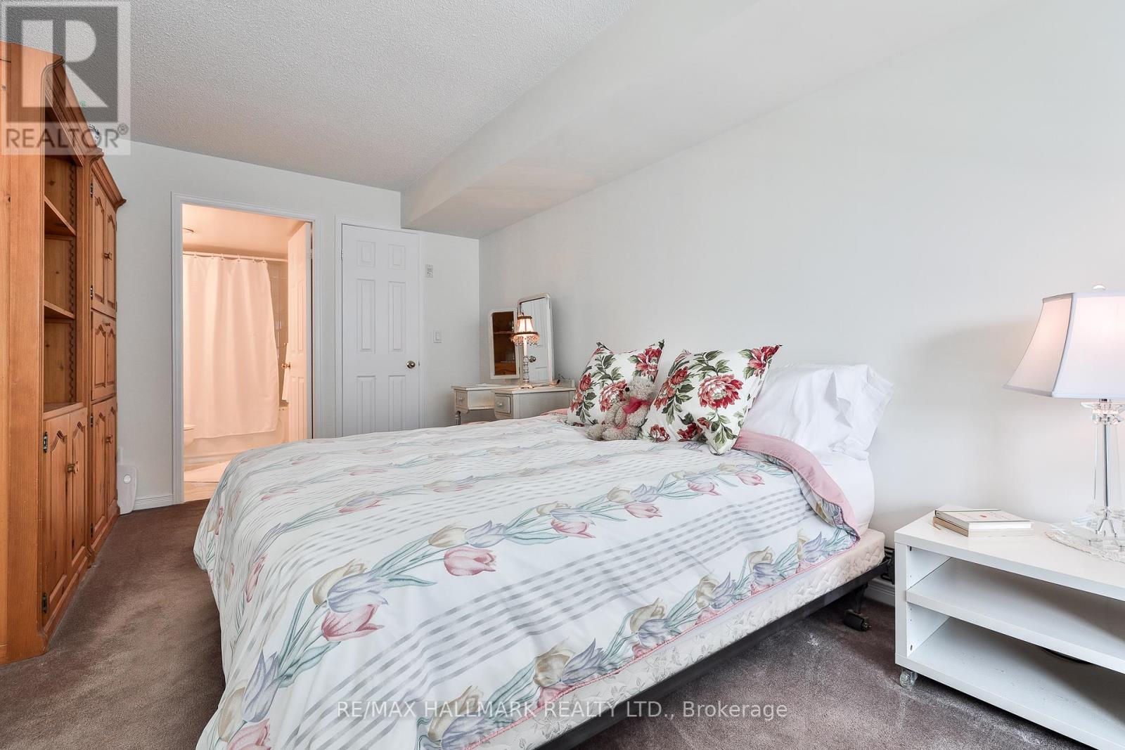 #528 109 FRONT STREET E - 22