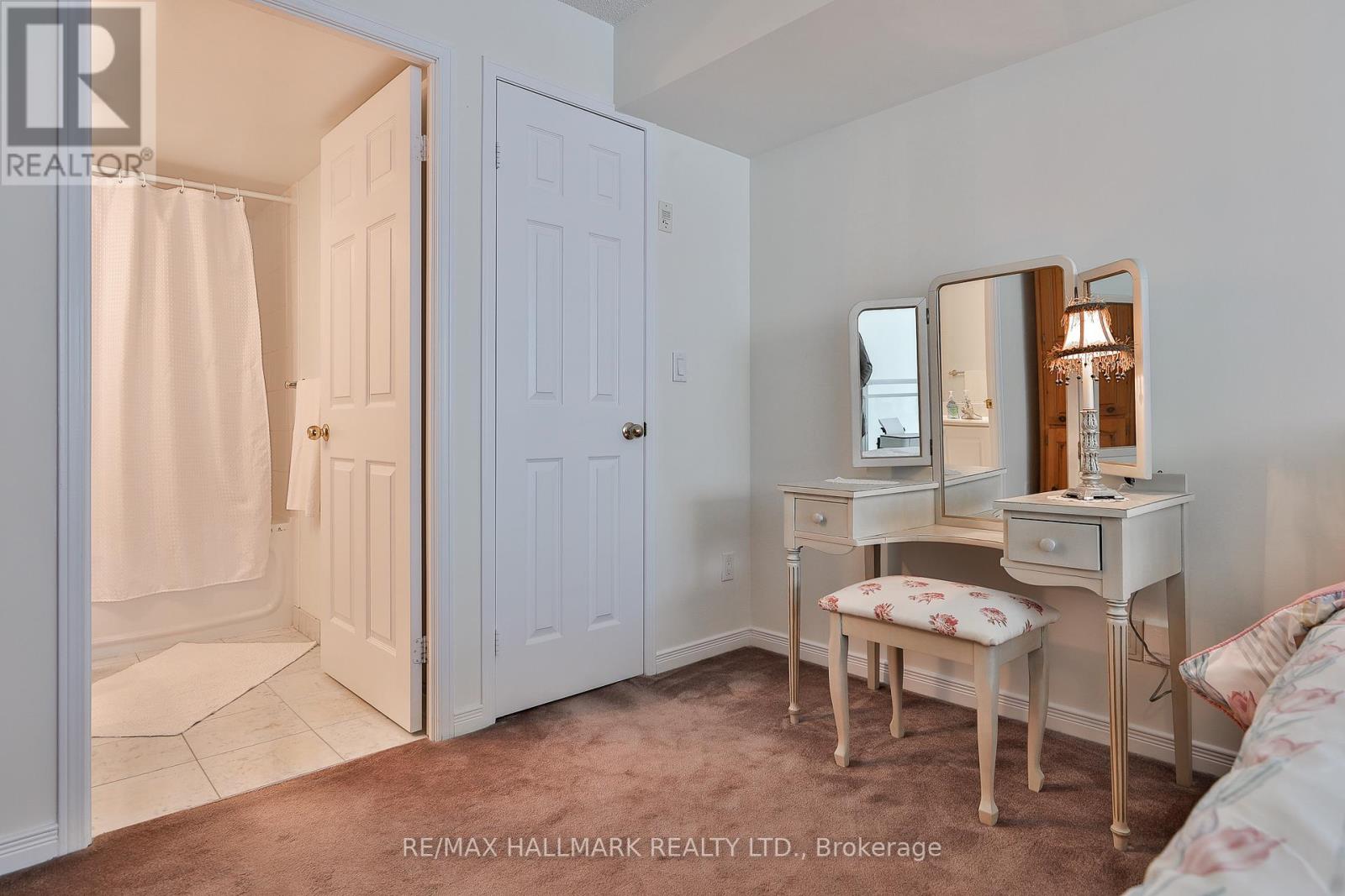 #528 109 FRONT STREET E - 24