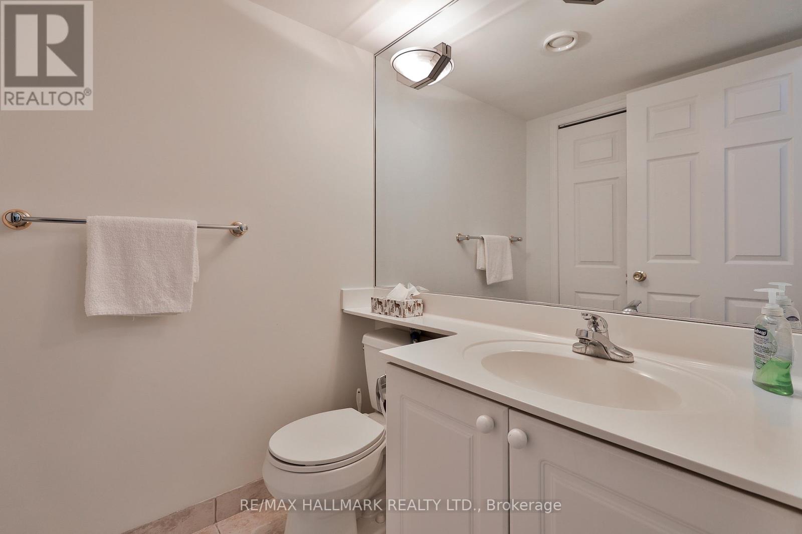 #528 109 FRONT STREET E - 29