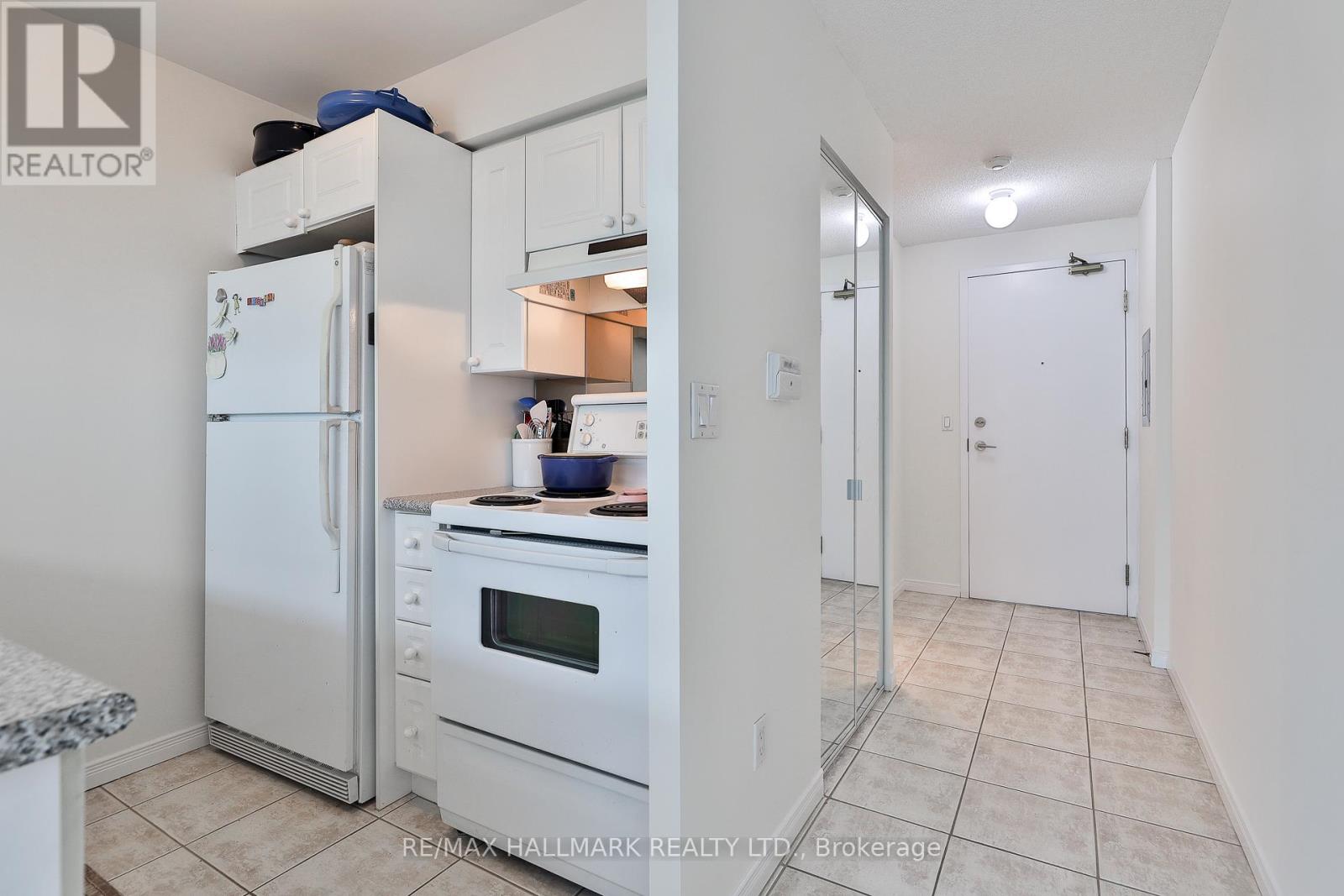 #528 109 FRONT STREET E - 5