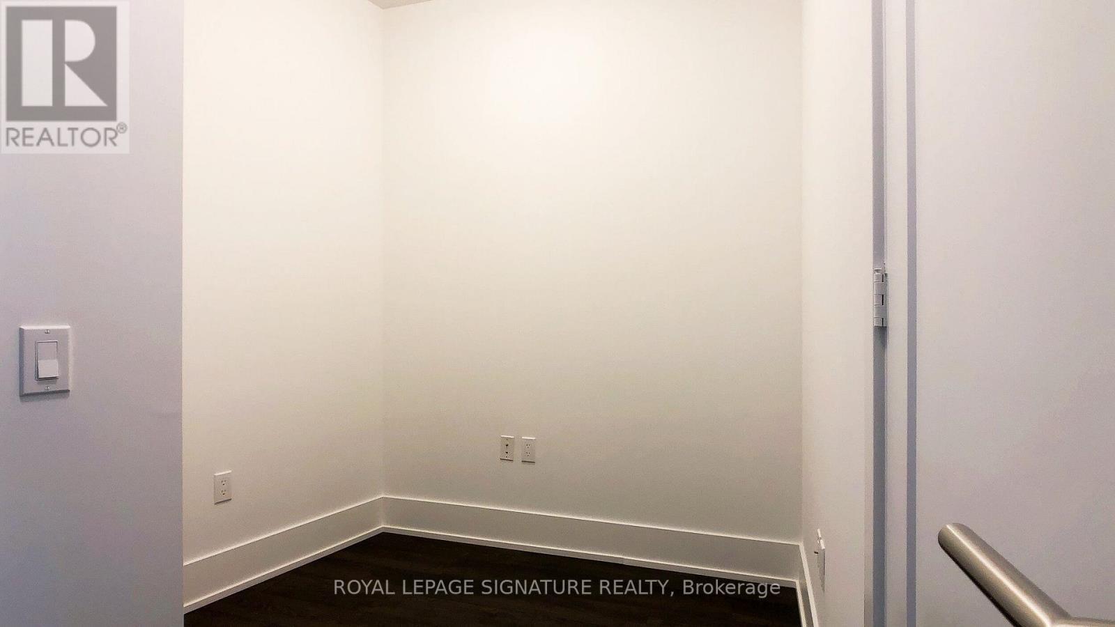 #5601 10 YORK STREET - 15