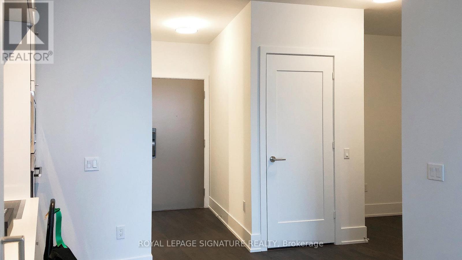 #5601 10 YORK STREET - 2