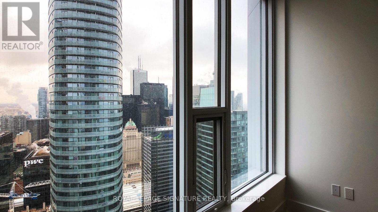 #5601 10 YORK STREET - 7