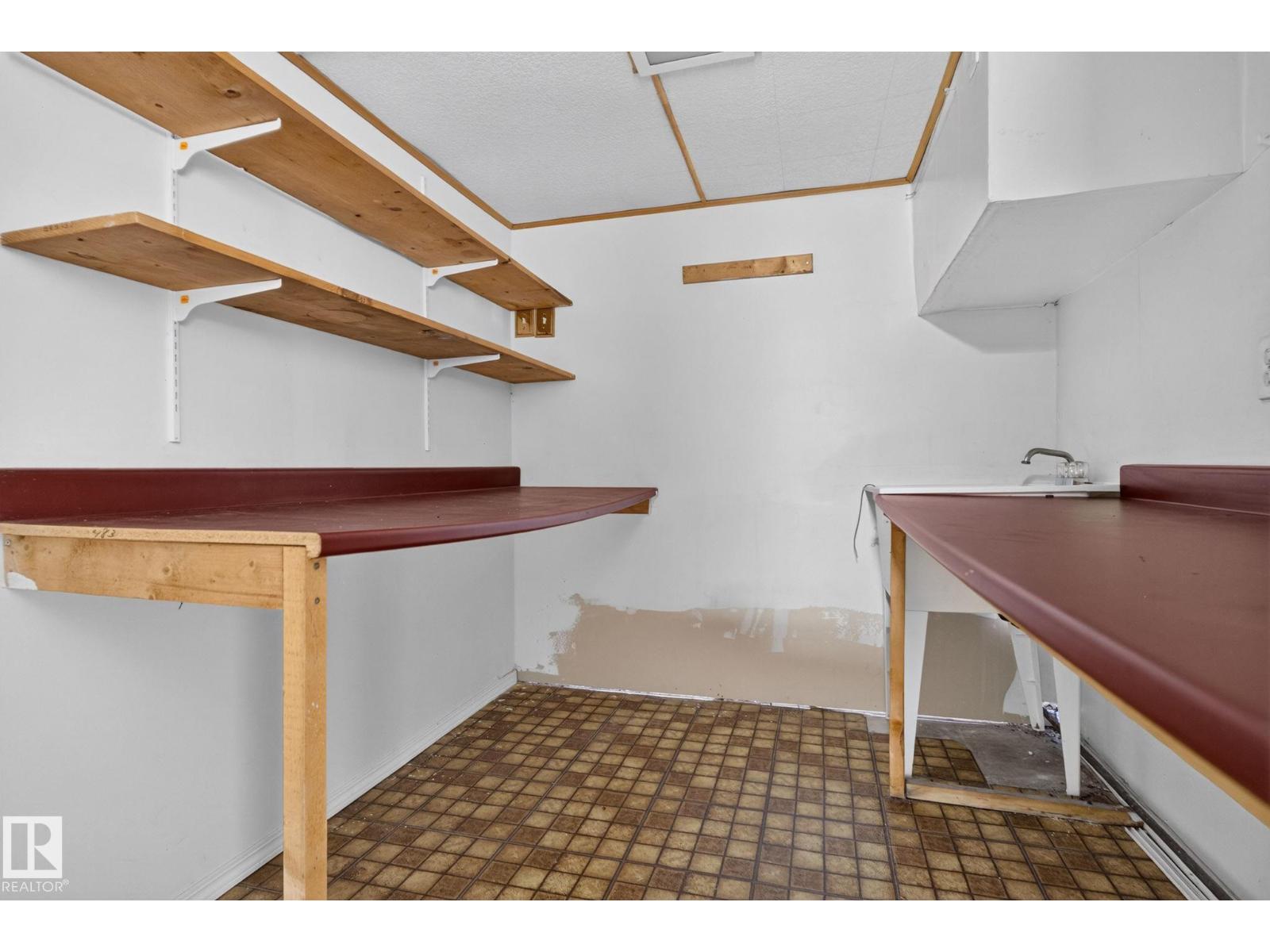 14703 58 AVE NW - 38