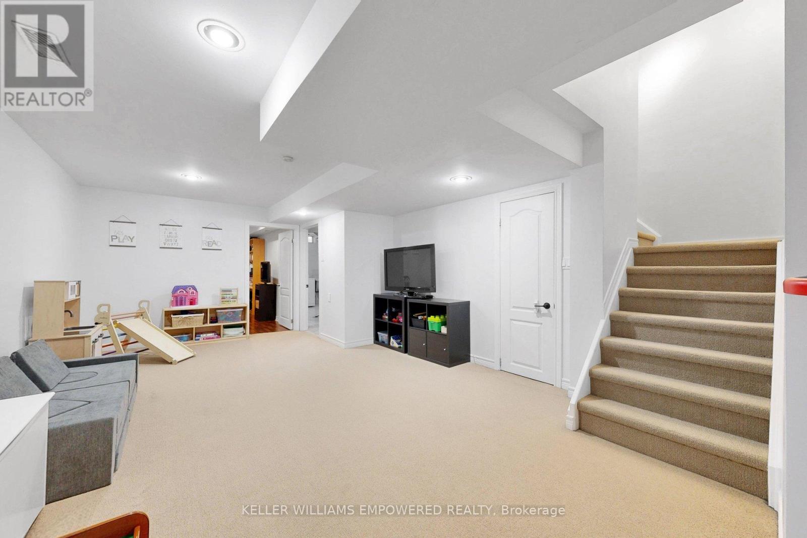 #26 190 HARDING BOULEVARD W - 32