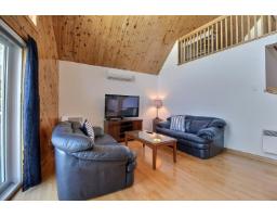 Family room - 37 Ch. Bernard, Messines, QC J0X2J0 Photo 11