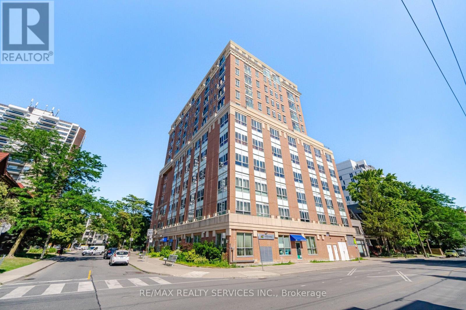 #310 15 MAPLEWOOD AVENUE - 14