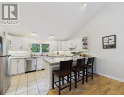 Primary Bedroom - 1060 Golden Beach Road, Bracebridge), ON P1L1W8 Photo 6