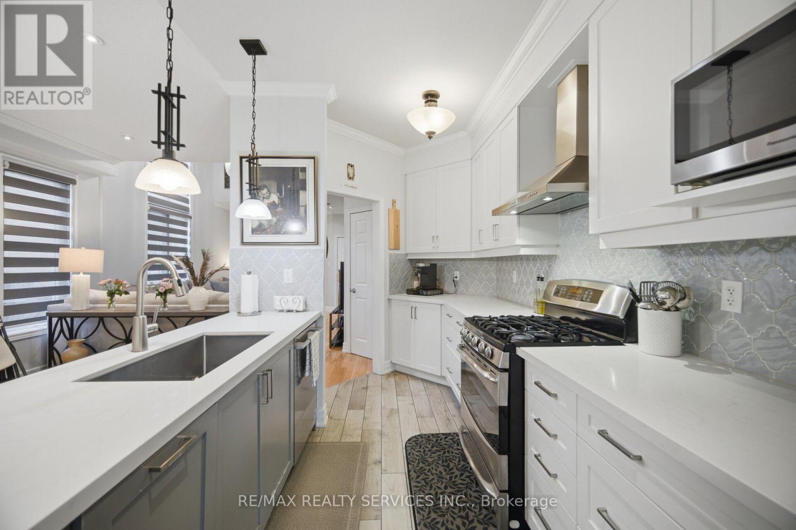 32 DEEPCORAL COURT - 15