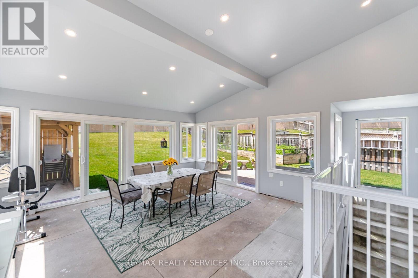 32 DEEPCORAL COURT - 21