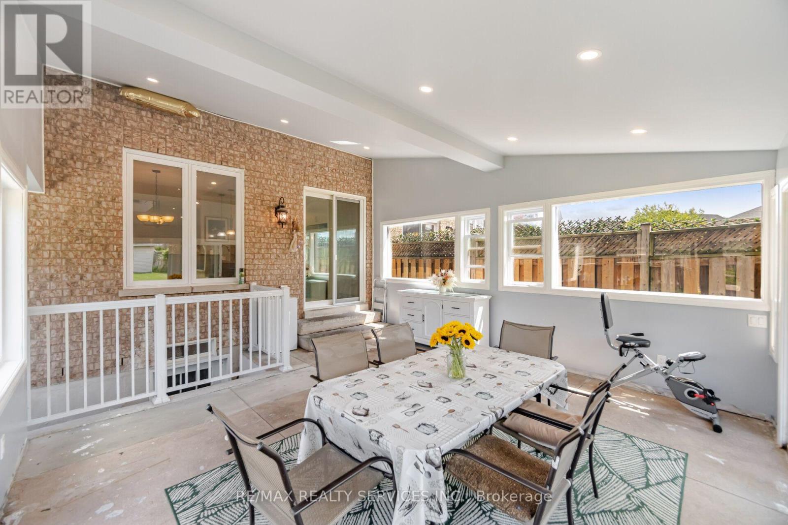 32 DEEPCORAL COURT - 22