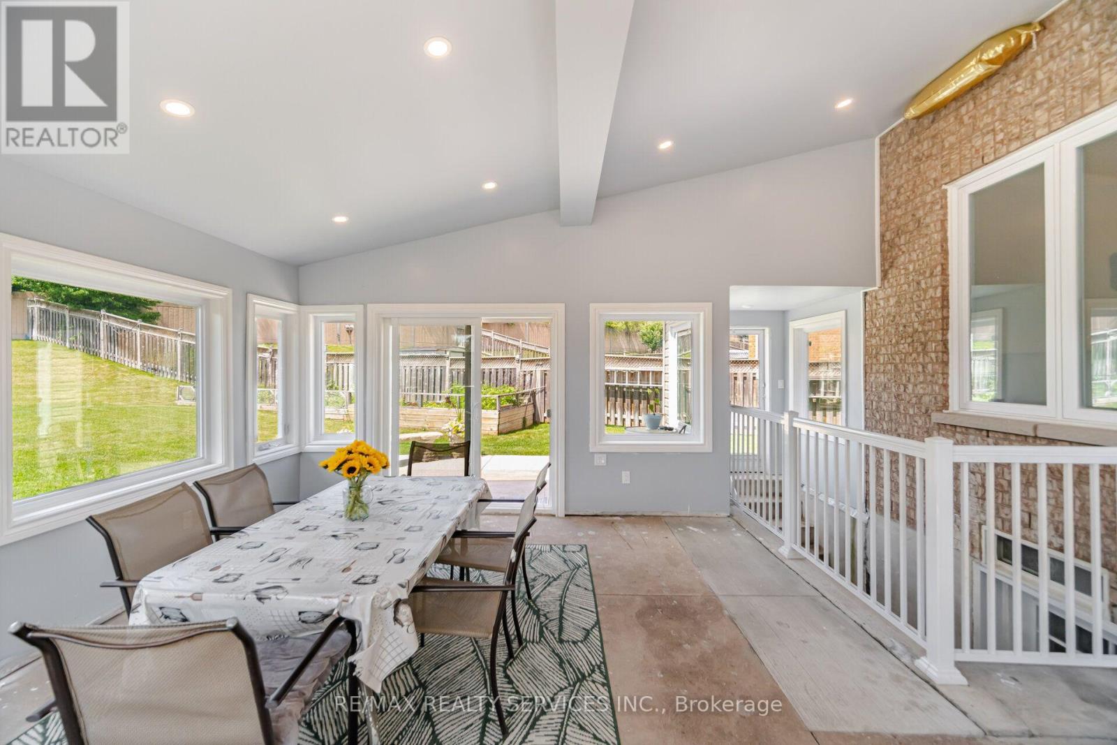 32 DEEPCORAL COURT - 24