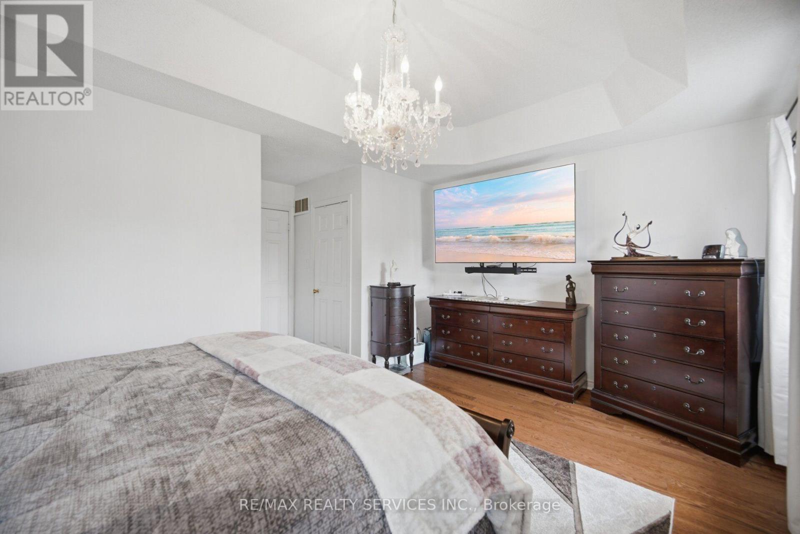 32 DEEPCORAL COURT - 29