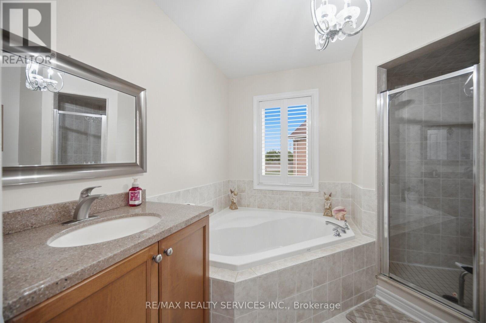 32 DEEPCORAL COURT - 30