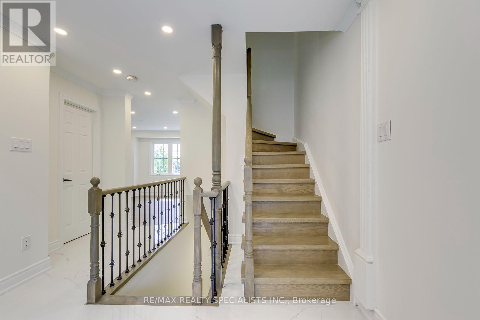 #12 2955 THOMAS STREET - Image 25