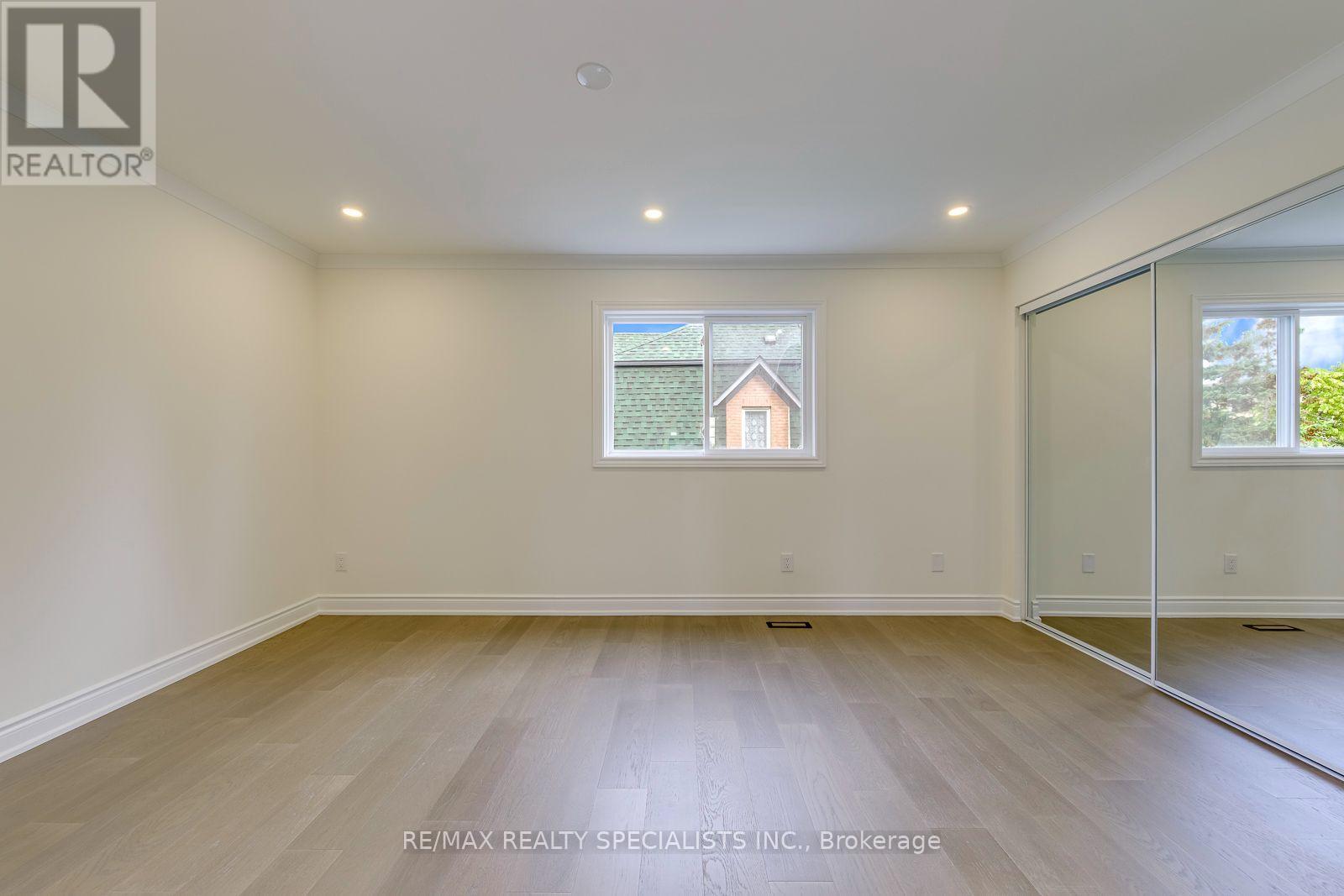 #12 2955 THOMAS STREET - Image 27