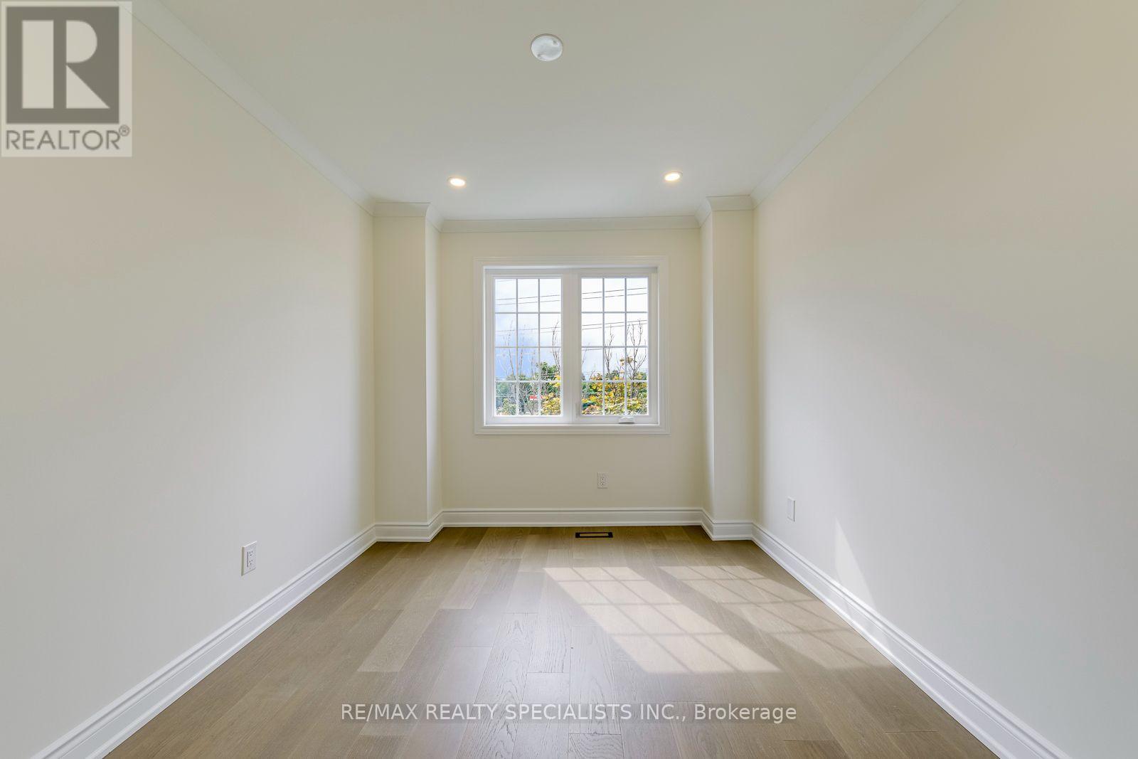 #12 2955 THOMAS STREET - Image 30