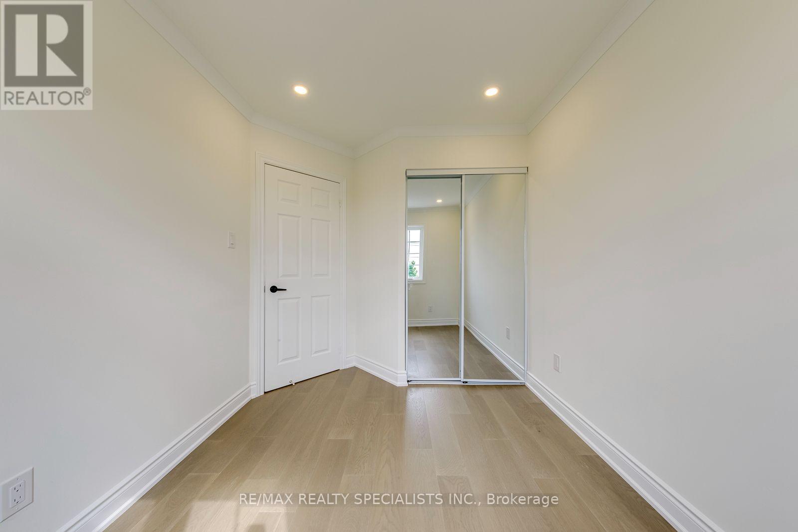 #12 2955 THOMAS STREET - Image 33