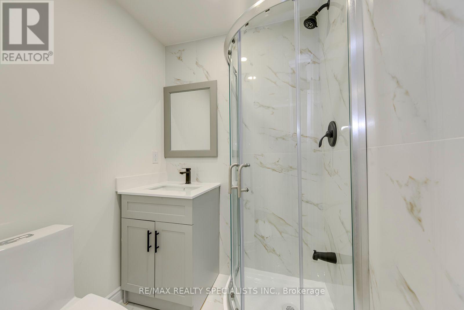 #12 2955 THOMAS STREET - Image 8