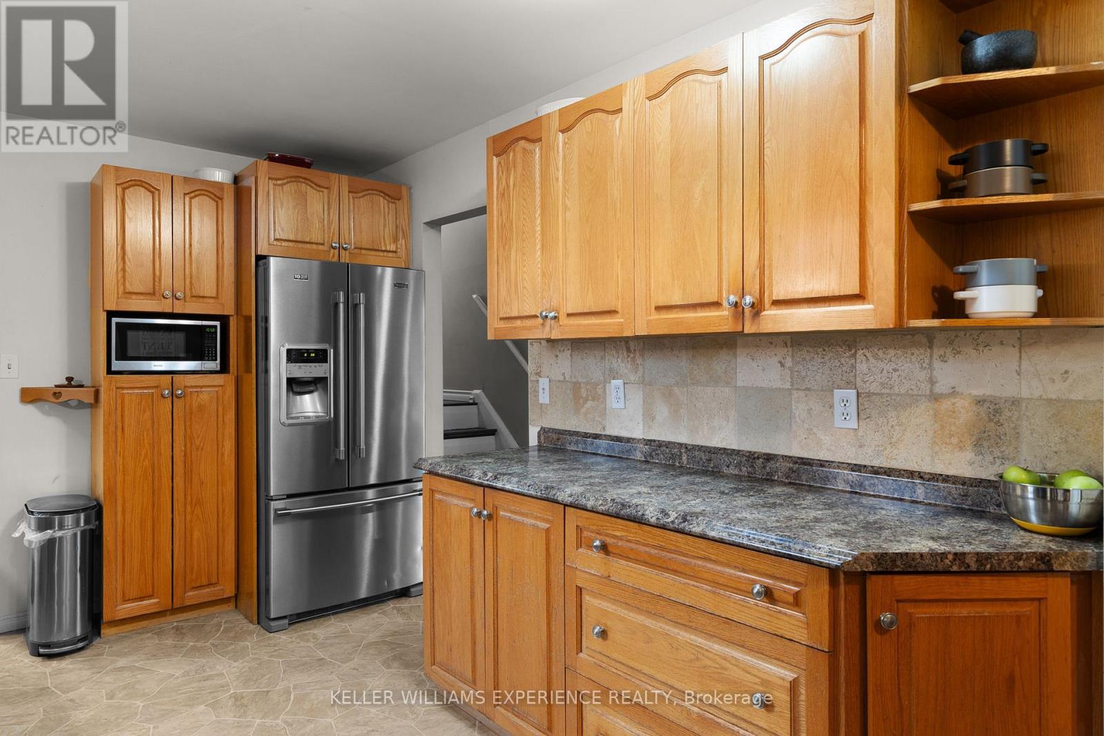 27 RUSTIC CRESCENT - 13