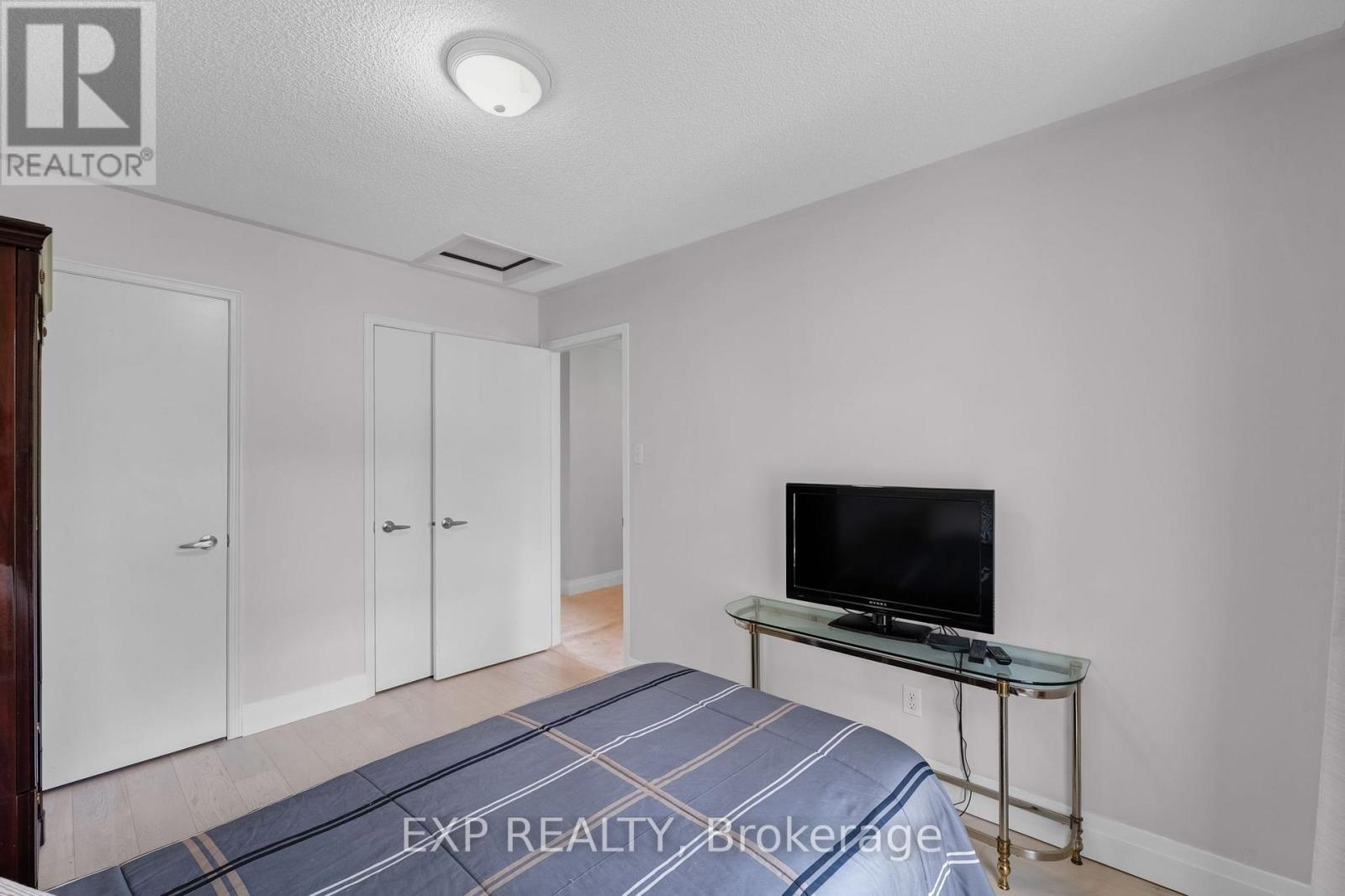 14 RUSSELL HILL ROAD - 23