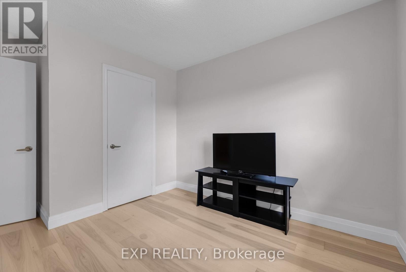 14 RUSSELL HILL ROAD - 29