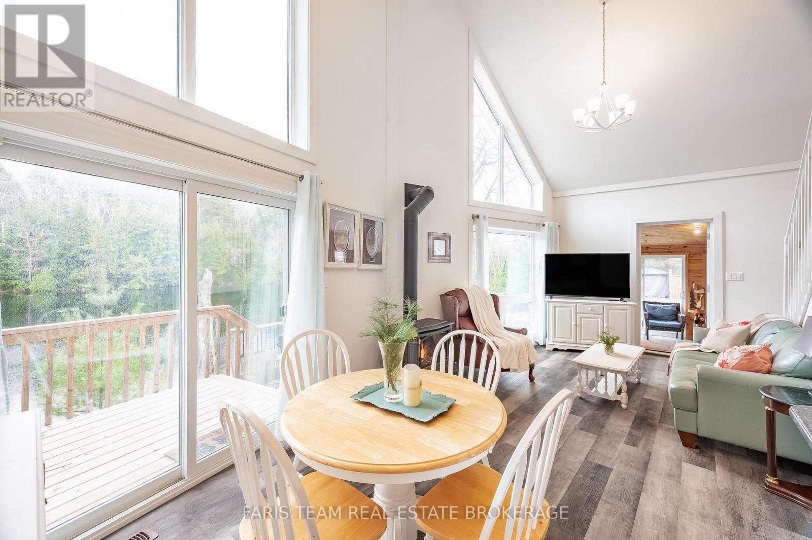 1036 BEVERLEY LANE - 11