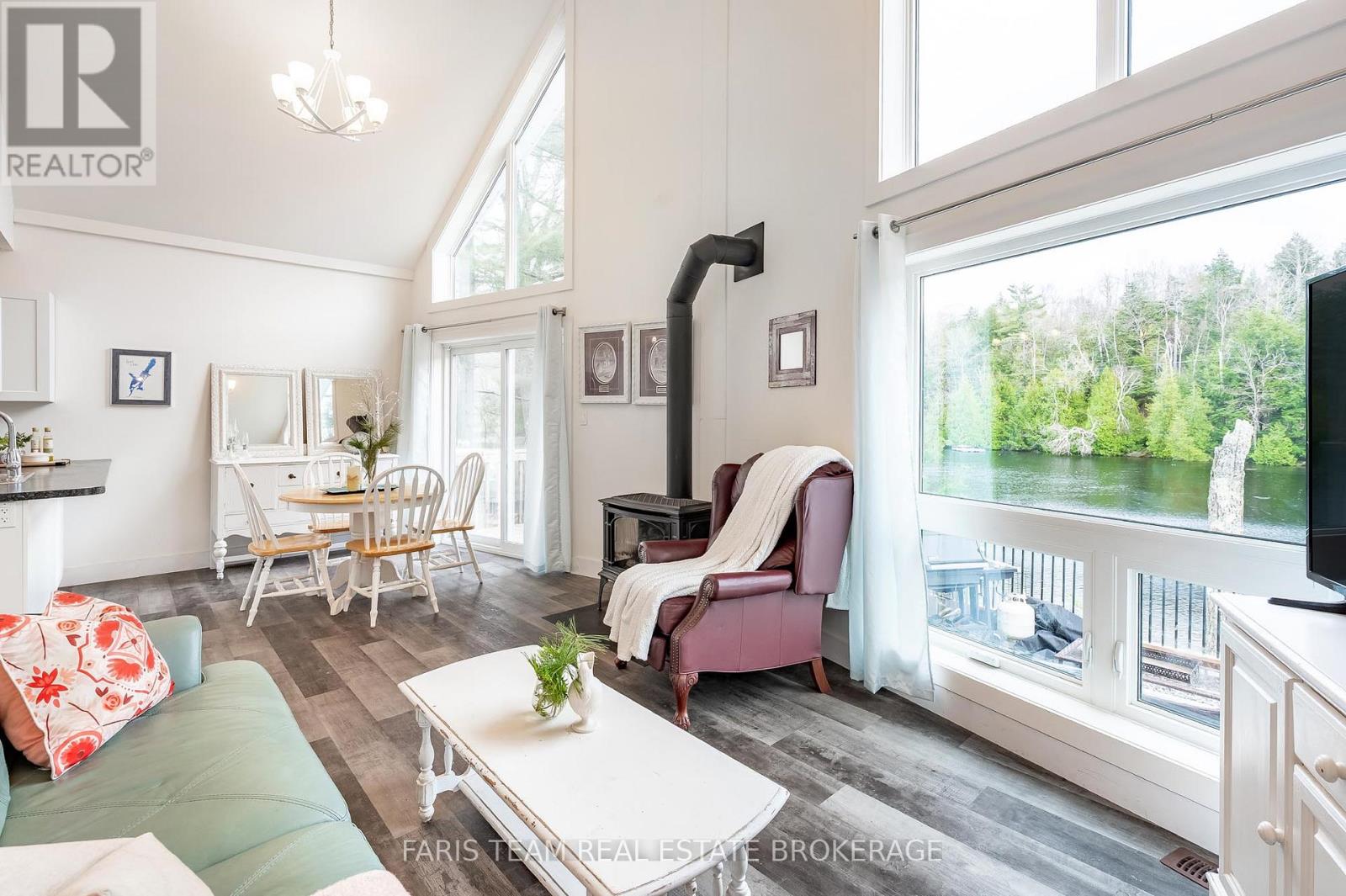 1036 BEVERLEY LANE - 12