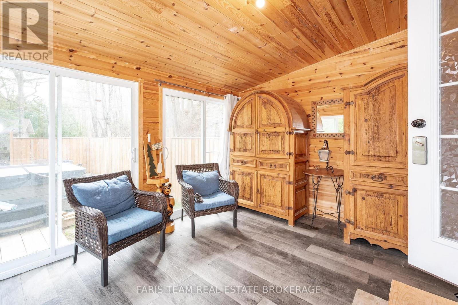 1036 BEVERLEY LANE - 17