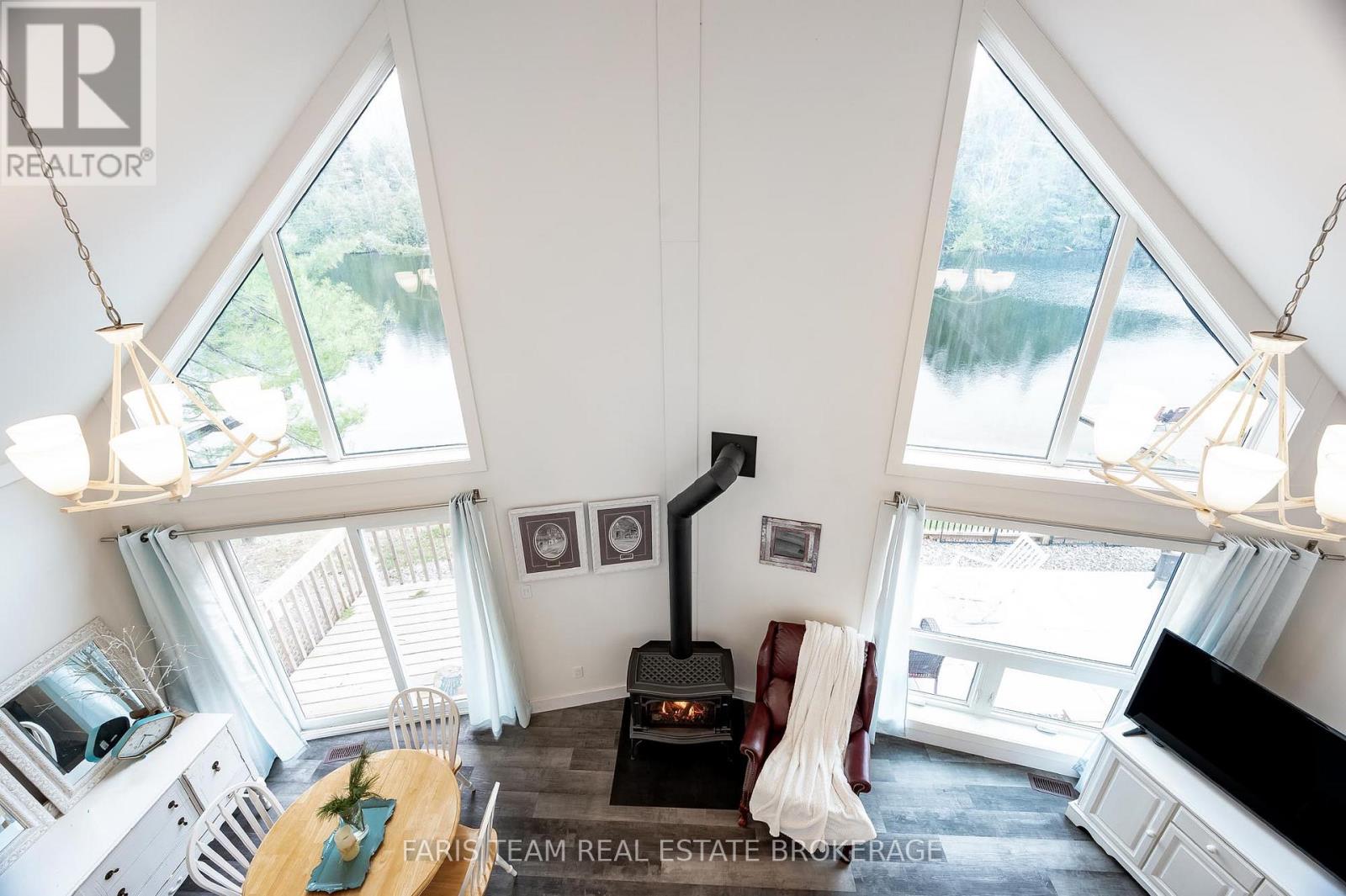 1036 BEVERLEY LANE - 18