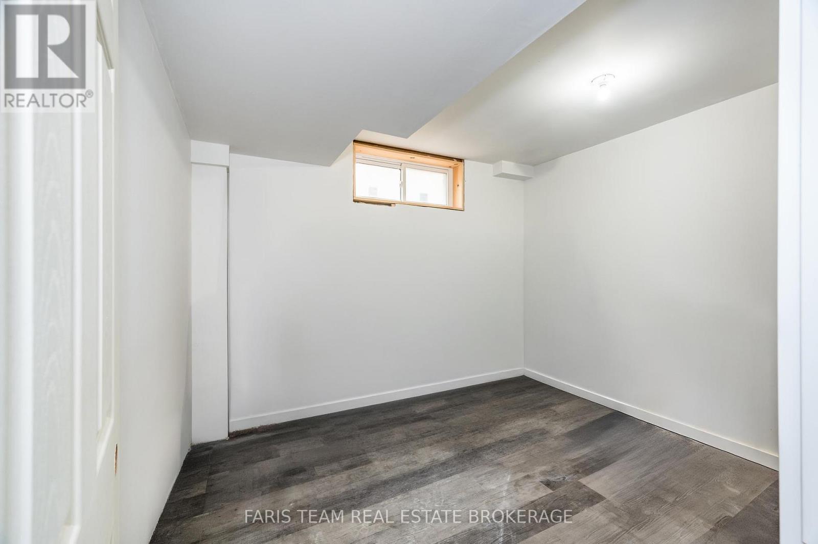 1036 BEVERLEY LANE - 26