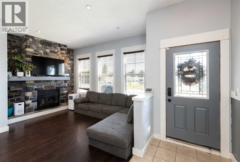 6006B 52 Avenue - photo 4