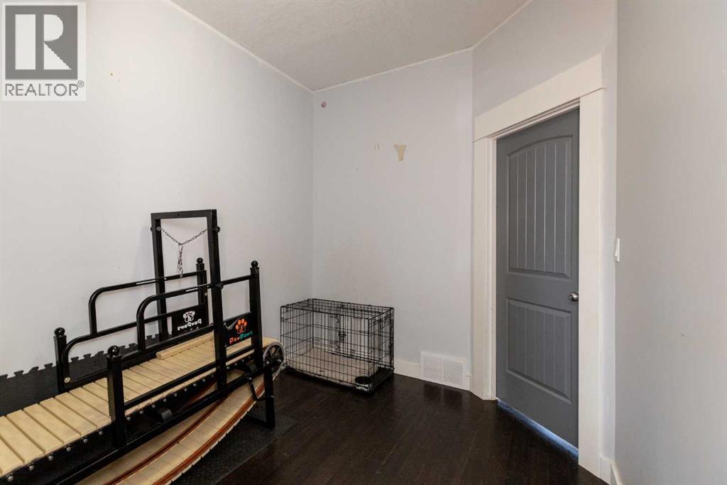 6006B 52 Avenue — photo 20